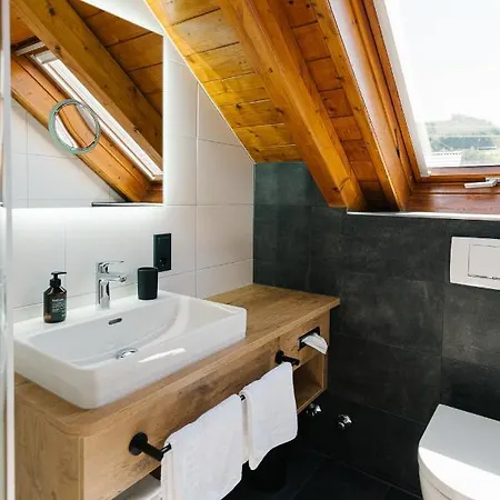 Moderne 2 Zi.fewo Blackforest Art Naehe Freiburg *